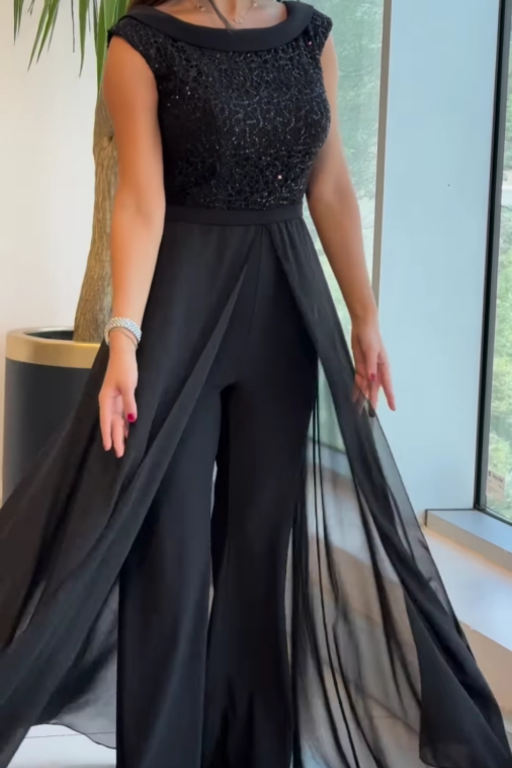 Louna™ | Stylish sleeveless jumpsuit