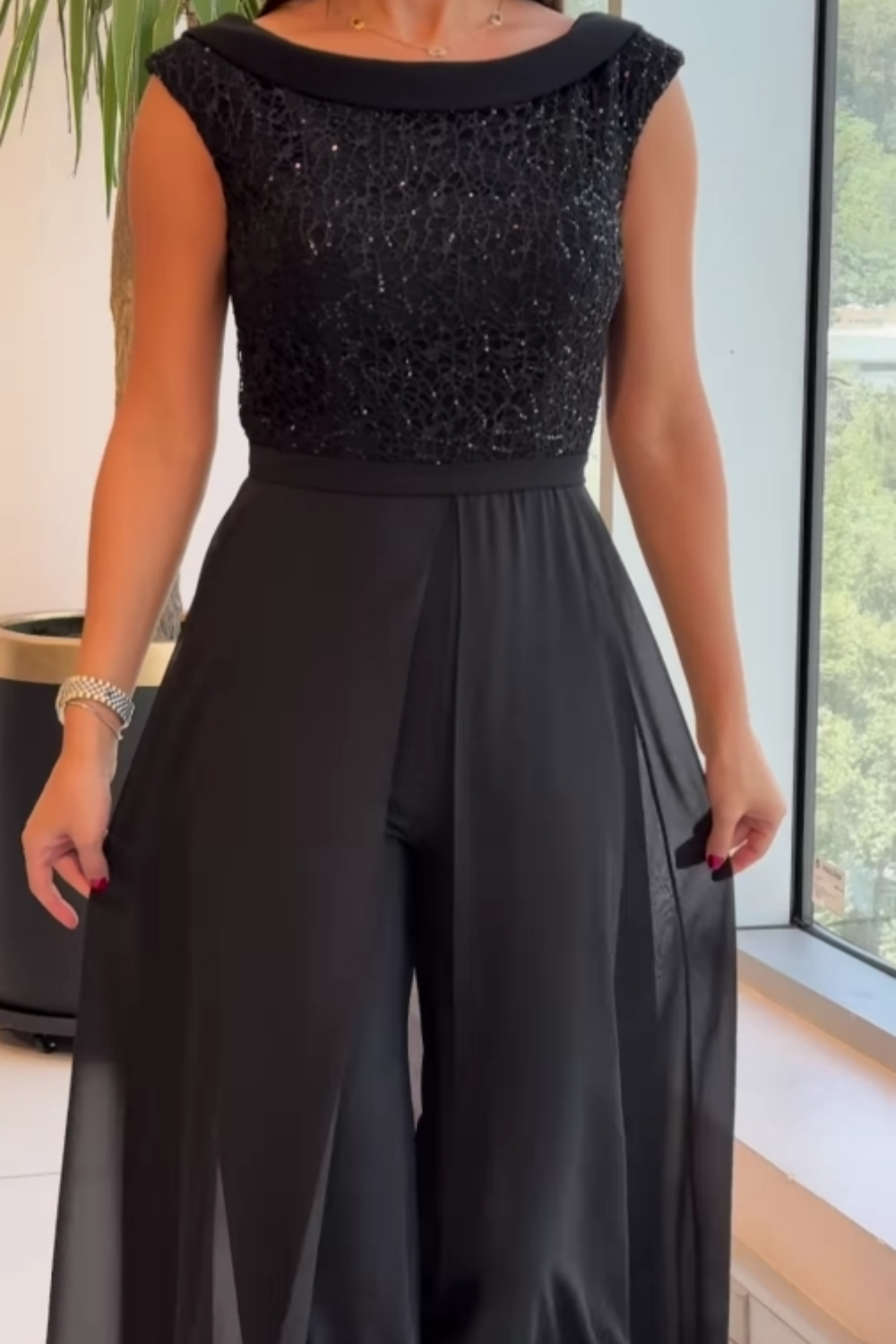 Louna™ | Stylish sleeveless jumpsuit