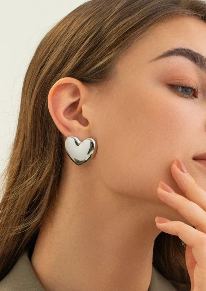 Nina | Heart-Shaped Studs