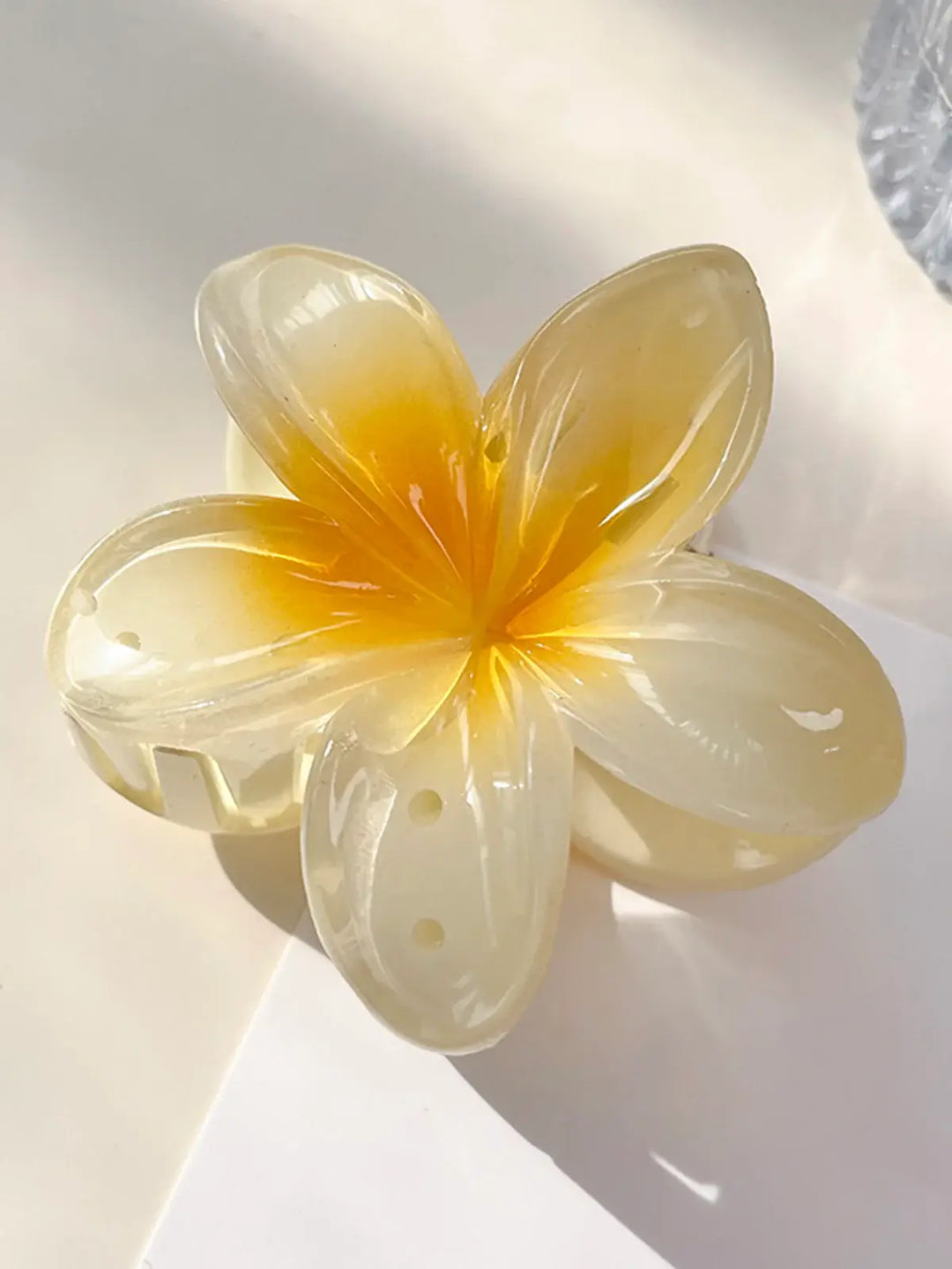 Adele | Glossy Flower Hairclip